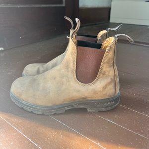 Blundstones